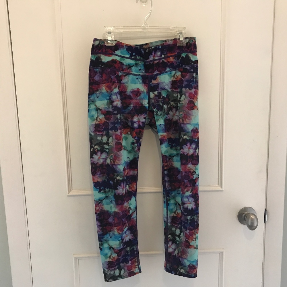 Athleta Sonar Capri Floral Fade Leggings